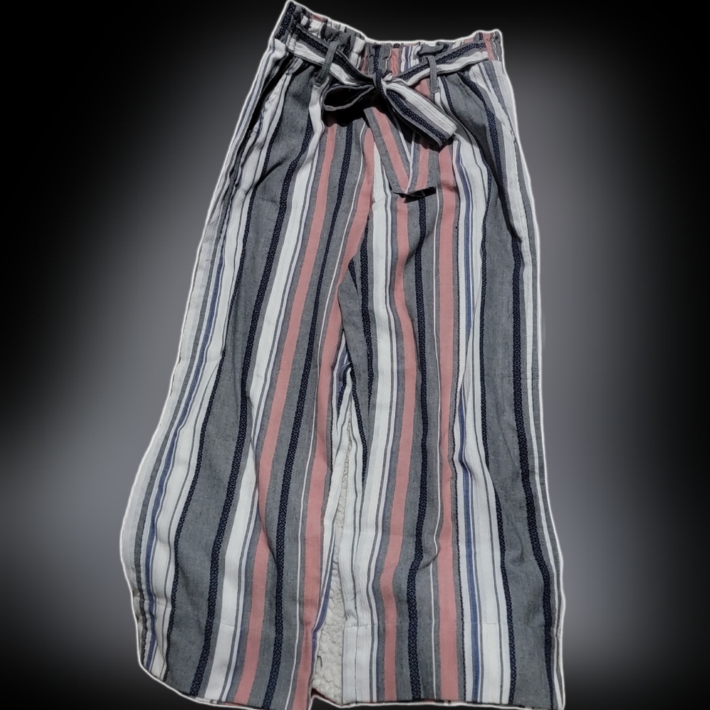 Knox Rose NWOT Wide leg pants. Elastic waist with belt. Pockets Size Small